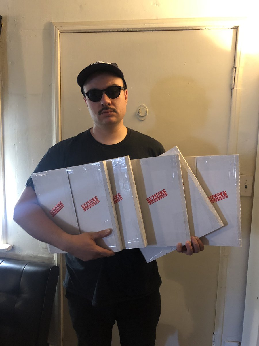 AndrewKoeth's tweet photo. Wow I have to go ship a bunch of #LASERDISCS go check out @laser_focused to buy some dead media heaters 🔥🔥 https://t.co/Hvkd6BFZ2o