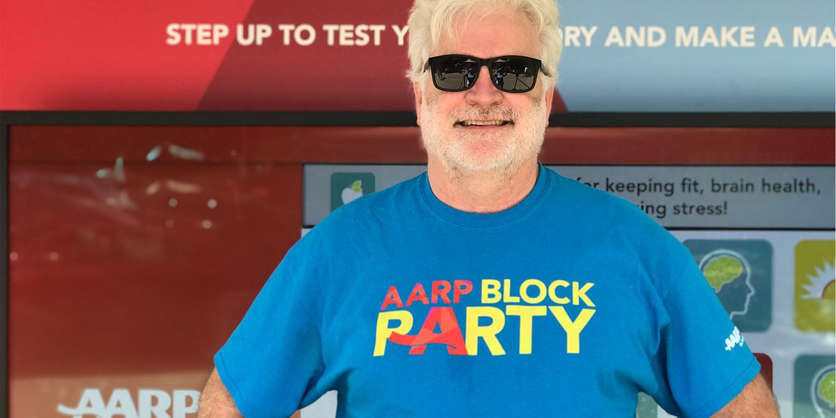 WACommOfficial's tweet photo. Glad to take a 3 hr volunteer shift at the #AARPBlockParty at Seattle Center so 180 minutes for #SeahawksHuddleFor100. @nfl @Seahawks https://t.co/u1hwkwkhJe