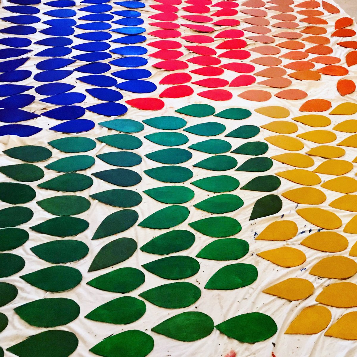 beactivewithart's tweet photo. Although it’s the summer holidays and the schools are closed, we’re still working hard on our next project for September! 

Over 250 leaves read for our biggest installation yet!!

#activeart #ashfieldjuniorschool #leaves #installationart https://t.co/SuKJHxj4Dr