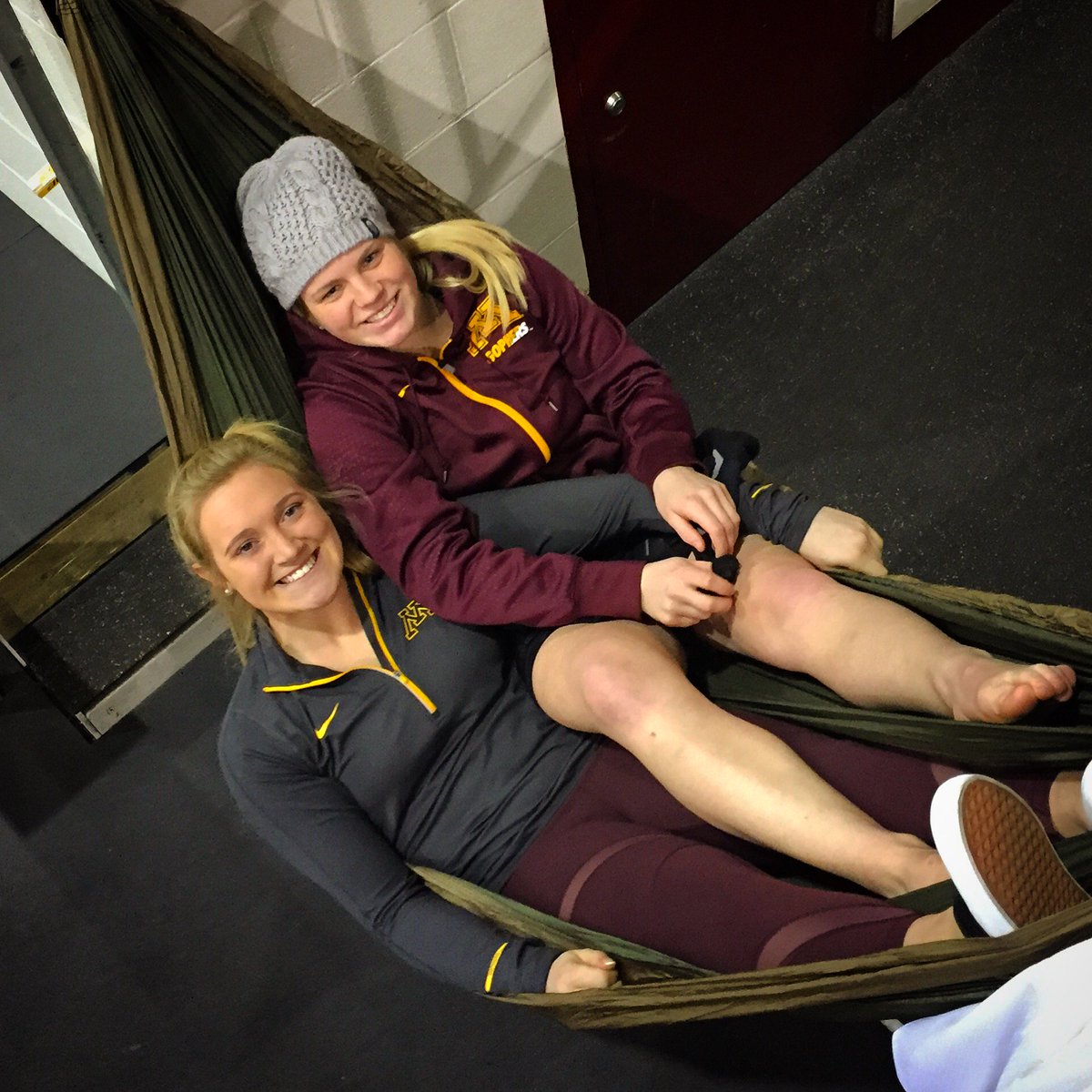 Minnesota Women's Hockey tweet media
