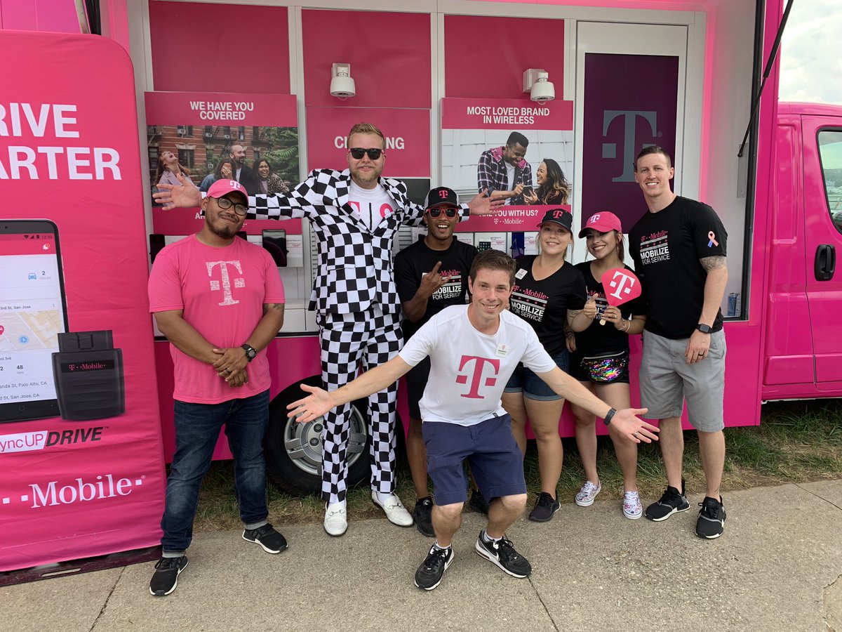 Having #SeriousFun out here on $2 Tuesday! Come out and see us at the Indiana State Fair! #IndianaStateFair We have the best deals in wireless!