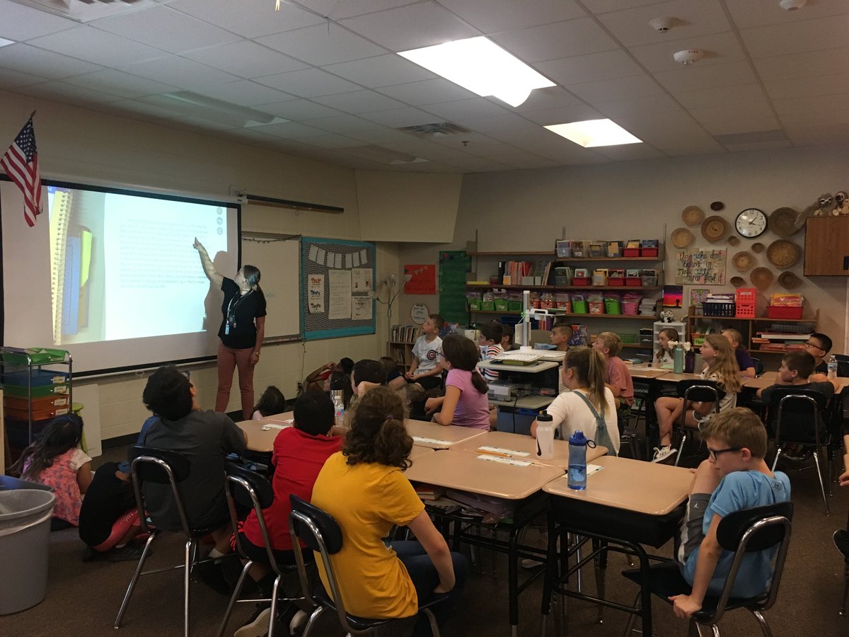 AlanaStothert's tweet photo. A lot of teamwork and collaboration happening today in #megaroom! #5thgrade #teamteaching #teachup @MontclairElem @Mrs_Lausten #teachmates @MPSElemEd @MillardPS https://t.co/UY4WPru0rk