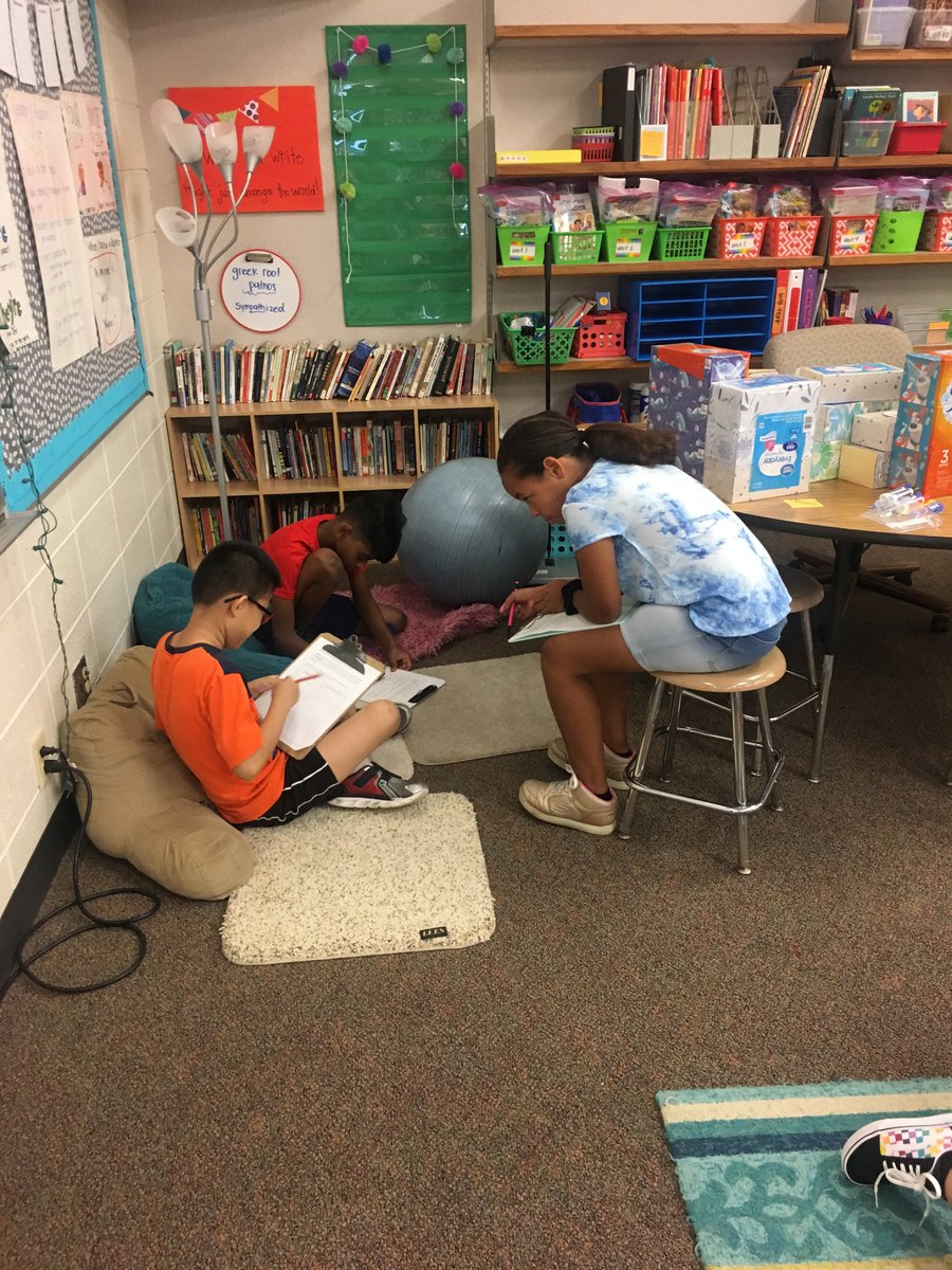 AlanaStothert's tweet photo. A lot of teamwork and collaboration happening today in #megaroom! #5thgrade #teamteaching #teachup @MontclairElem @Mrs_Lausten #teachmates @MPSElemEd @MillardPS https://t.co/UY4WPru0rk
