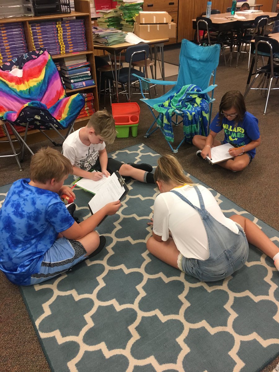 AlanaStothert's tweet photo. A lot of teamwork and collaboration happening today in #megaroom! #5thgrade #teamteaching #teachup @MontclairElem @Mrs_Lausten #teachmates @MPSElemEd @MillardPS https://t.co/UY4WPru0rk