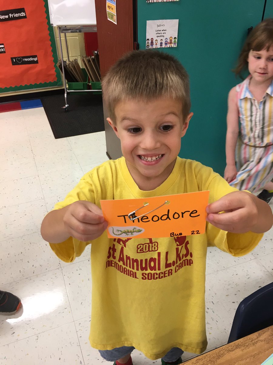 Econtourage's tweet image. Meet the @Gkindergarten teacher night. #MCPSfirstday @GLELizards