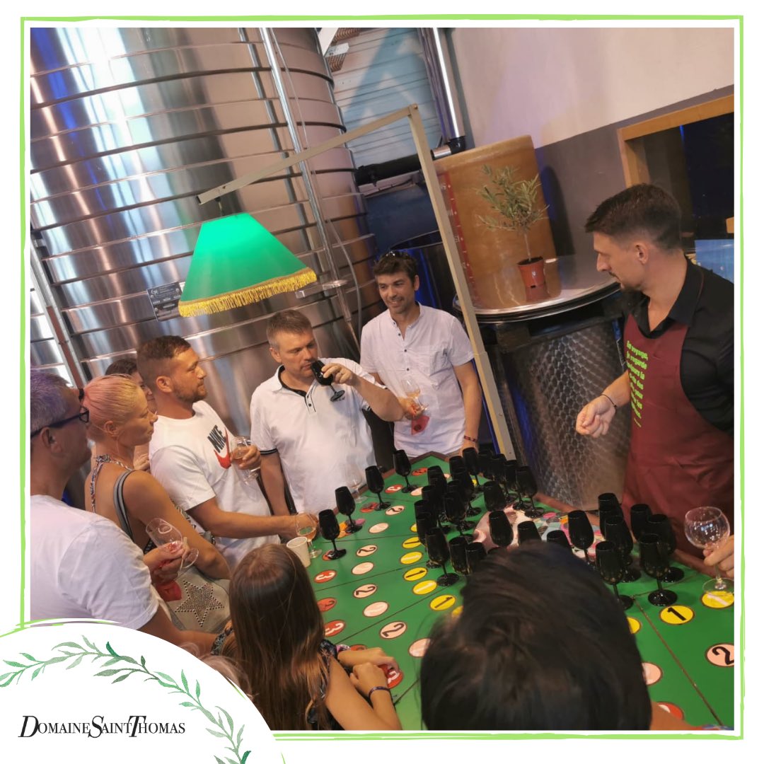 DomaineStThomas's tweet photo. 👉🏻 14/08: #feudartifice à Argelès-sur-Mer 🎇
👉🏻 15/08: de 19h à 21h30,  #winecasino !! 🍷 avec un foodtruck toute la soirée jusqu’à 22h30 🍔
👉🏻 et pour terminer: 23h #feudartifice à Saint-Cyprien  🎆.
Pas mal non ?
✅: l.buron@domaine-st-thomas.com ou
Par 📞 ou sur 📲 FB https://t.co/YhLl8YWwA2