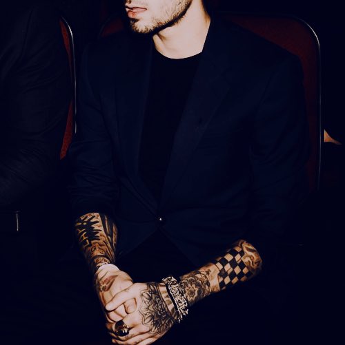 𝑇𝘩𝑒 𝘩𝑢𝑚𝑎𝑛 𝑓𝑎𝑐𝑒 𝑖𝑠, 𝑎𝑓𝑡𝑒𝑟 𝑎𝑙𝑙, 𝑛𝑜𝑡𝘩𝑖𝑛𝑔 𝑚𝑜𝑟𝑒 𝑛𝑜𝑟 𝑙𝑒𝑠𝑠 𝑡𝘩𝑎𝑛 𝑎 𝙢𝙖𝙨𝙠.
#GoldenHearts #CenturyHistory 
#MasqueradeBall