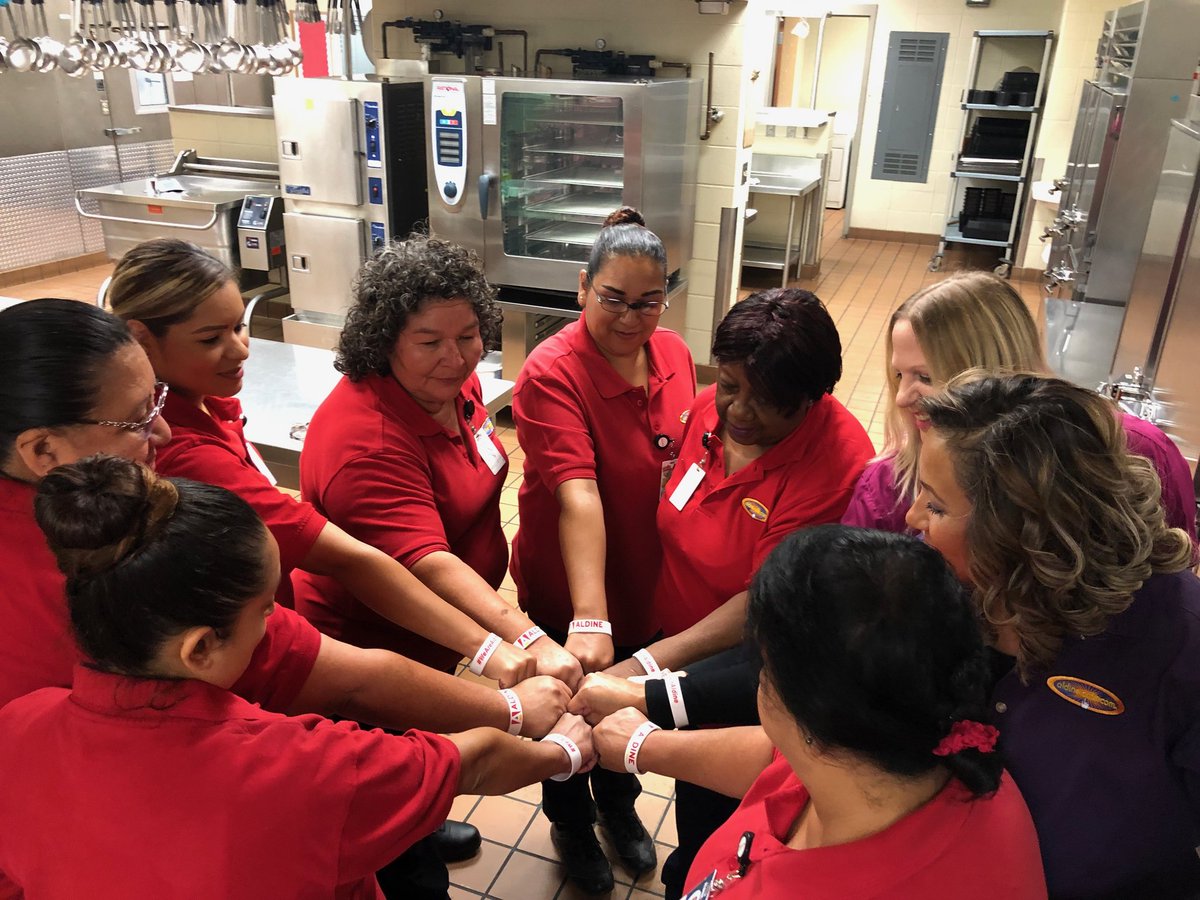CrystalgBeers's tweet photo. #WeAreAldine #hambrickcafe #Hambrick
Back at it again! 2019-2020 ready! Love my Hambrick Ladies!ππ€π₯°π https://t.co/vq0JppzsZK