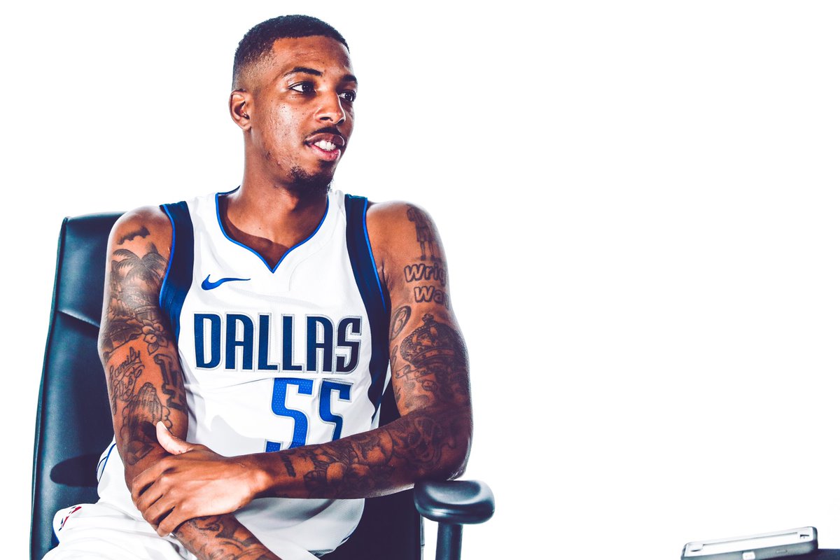 dallasmavs's tweet photo. .@delonwright is rocking the Mavs uni.❄️🥶 https://t.co/0ZofjhUid6