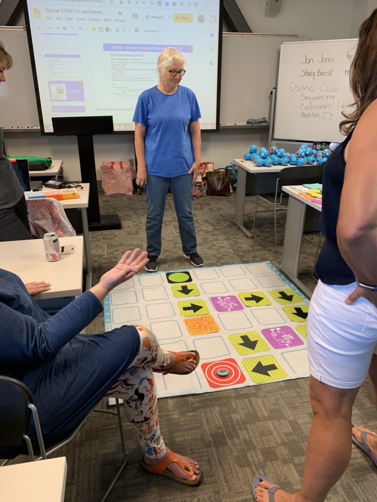 techylibrarianJ's tweet photo. SuperQuest in the Dalles! Teachers teaching teachers!@oregoncsta @stacyboost #Oregoncsta https://t.co/RirGlZ3H6X
