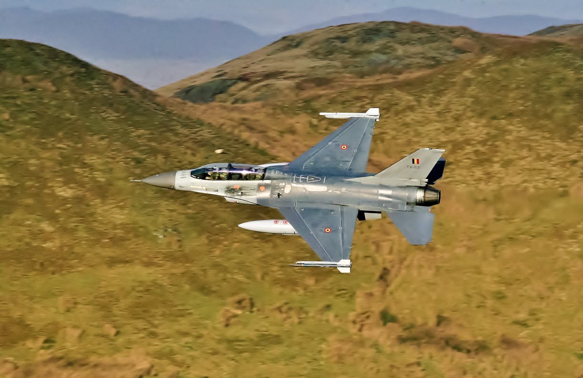 GSavPhotograpy's tweet photo. A few from the past few years @MachLoopUK https://t.co/FppVyo1hru