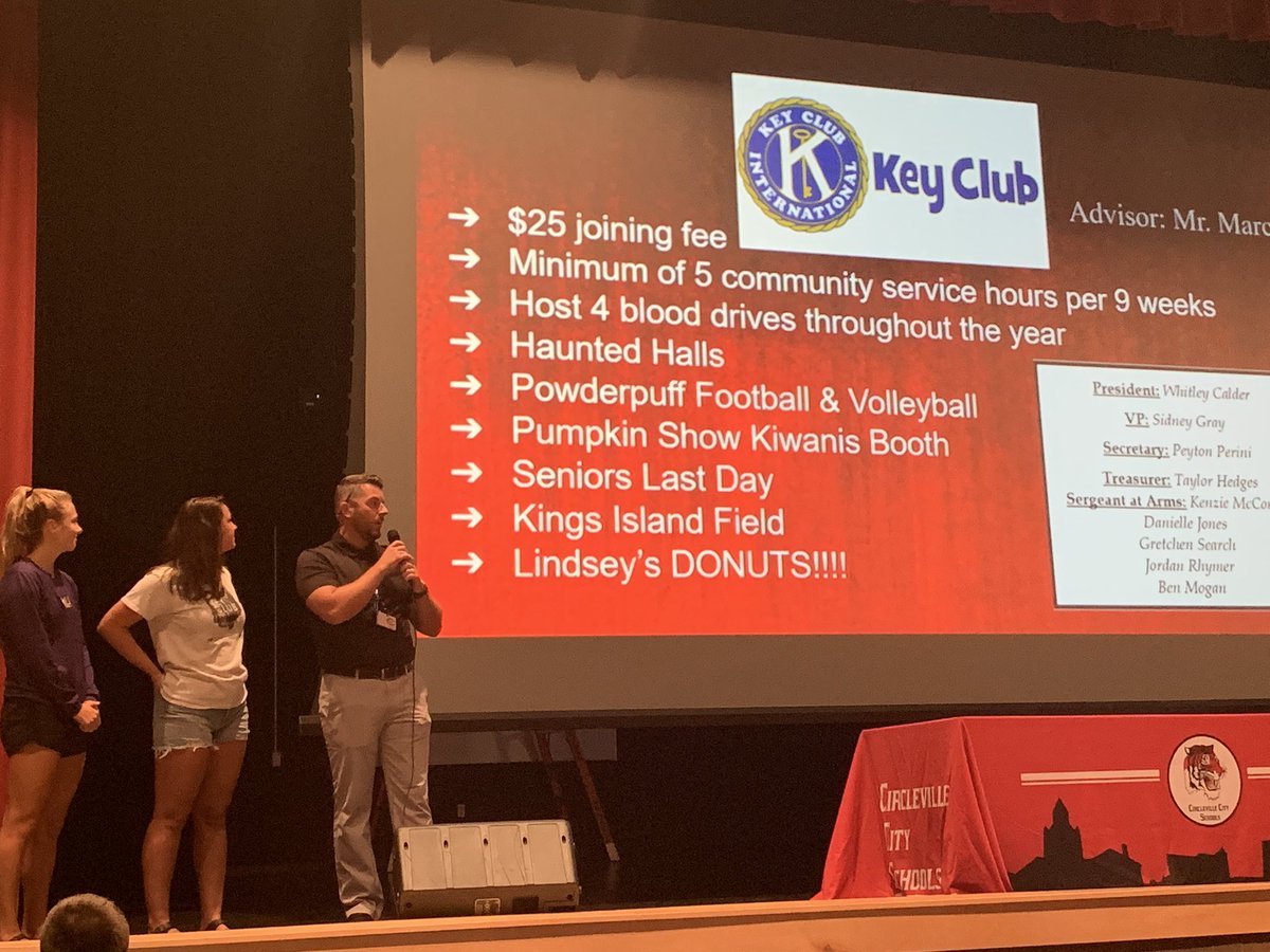 CHSTigerPride's tweet photo. What an amazing start to our school year today with our freshmen! Very excited to Welcome the Class of 2023!!! Special thanks to our guest Mr. Mike Dillon from @Jostens and all the teachers and students who helped make today great!! #Commit2Graduate #TigerPride https://t.co/h03W6zGl4q