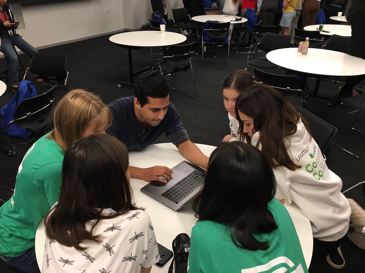 How amazing is it to be mentored  by an Uber developer? #WorldPitch19 <a href="/ihubNiagara/">ihub Niagara</a>