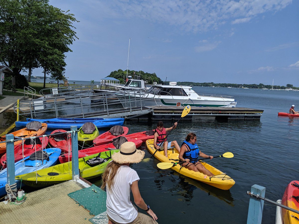 OHStateParks's tweet photo. Shoutout to all the boat and paddle rental facilities like Kayak the Bay, Ltd. in Put-In-Bay that let all Ohioans have fun on the water! #paddleohio #boatohio #ohiofindithere https://t.co/B7zGVpONPs