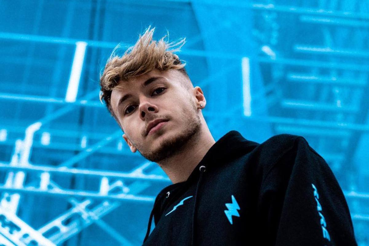 bjeaglefeather's tweet photo. https://t.co/iUWrXfTM8q Ellis Talks Bootlegs, Setbacks, and Inspiration Alongside "Colours" Video Premiere with Spinnin' Records: Earlier this month, London DJ/producer Ellis (who we… https://t.co/zIc2Twr3oP #CloudKid #SpinninRecords #MUSICRELEASES #Zedd Via @TheEDMNetwork https://t.co/ojK1oNsKEl