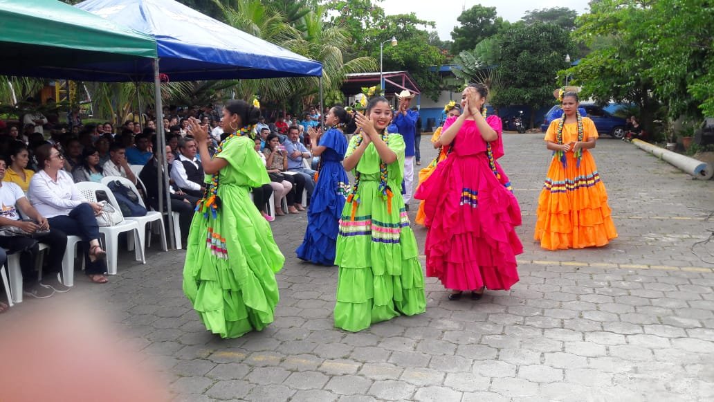 TecNacional's tweet photo. En celebración al 89 Aniversario del Natalicio del Cmdte. Tomás Borge Martínez, Autoridades y Protagonistas Técnicos del Centro Tecnológico Benedicto Herrera, Matagalpa, realizan un acto cultural y la develación del busto dedicado al gran luchador #TomasValiente. https://t.co/EA5FzaKrfl