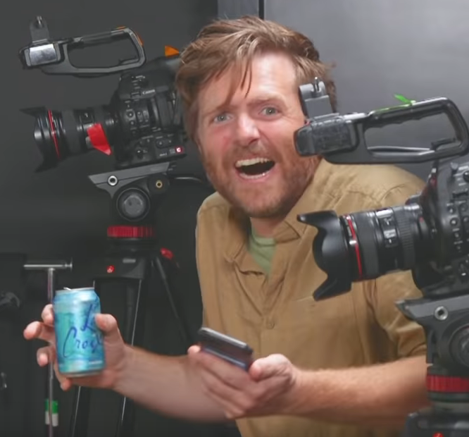 WMal13lol's tweet photo. This is why we can't have nice things, @garrettpalm. 
On the other hand you got 4/6 people to laugh.🤣🤣
#smoshsummergames #SSGiveaway https://t.co/r12xHn4A9e