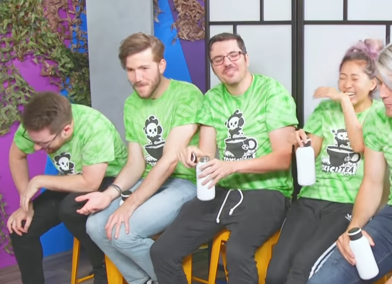 WMal13lol's tweet photo. This is why we can't have nice things, @garrettpalm. 
On the other hand you got 4/6 people to laugh.🤣🤣
#smoshsummergames #SSGiveaway https://t.co/r12xHn4A9e