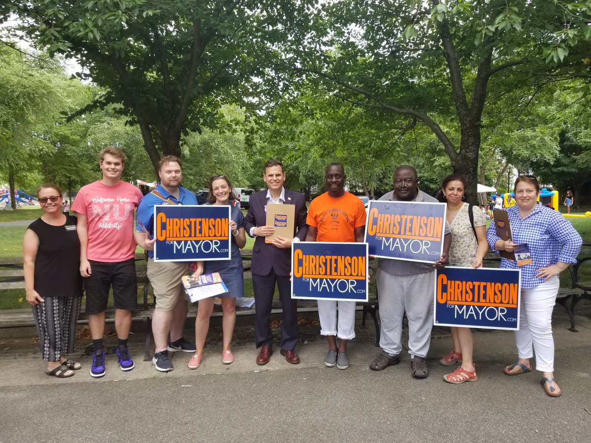 ElectGary's tweet image. Thank you to our #TeamGary volunteers for coming out this past weekend at the #LincolnCommons. With so many friends joining us, we couldn't fit everyone in one photo!

We loved meeting our #Ward7 neighbors and talking important issues for our community.

#OurMayor