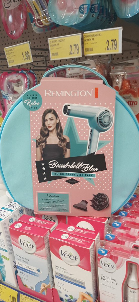 How gorgeous is this vintage style hairdryer! I need this in my life.🥰
#vintagestyle #Retro #50sstyle #hairdryer #Ineedit