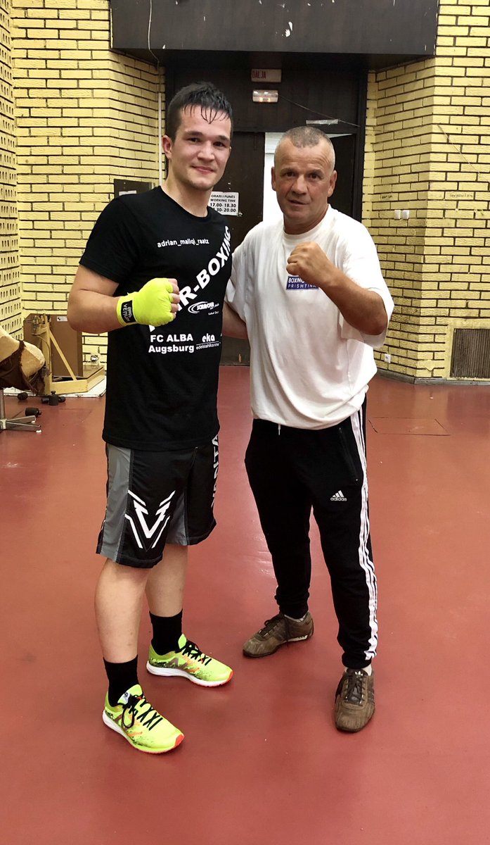 AdrianRaatz's tweet photo. #boxing #prishtina #funny #kosovo #kuqezi #albania https://t.co/heRFdjpnpe