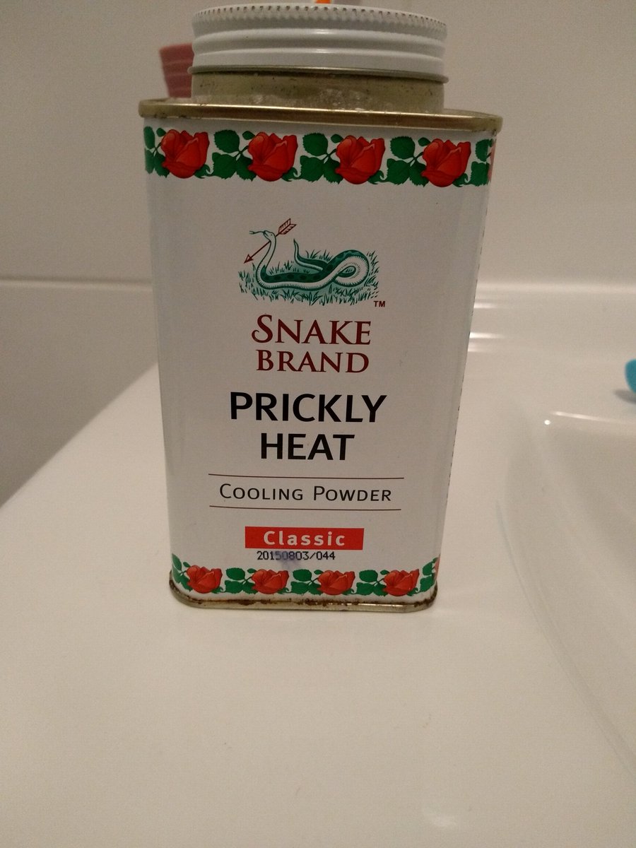 FrauMondstrahl's tweet photo. Immer wieder nett bei hohen Temperaturen #SnakeBrand #PricklyHeat #CoolingPowder https://t.co/dSknCqOIt2