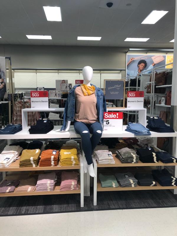 jenbradytarget's tweet photo. Back to school shopping is for everyone, come experience the denim shops @salamlazkani @drew_arrington @Martinezrocio06 @JasBahia https://t.co/fxjP4YMGJ1