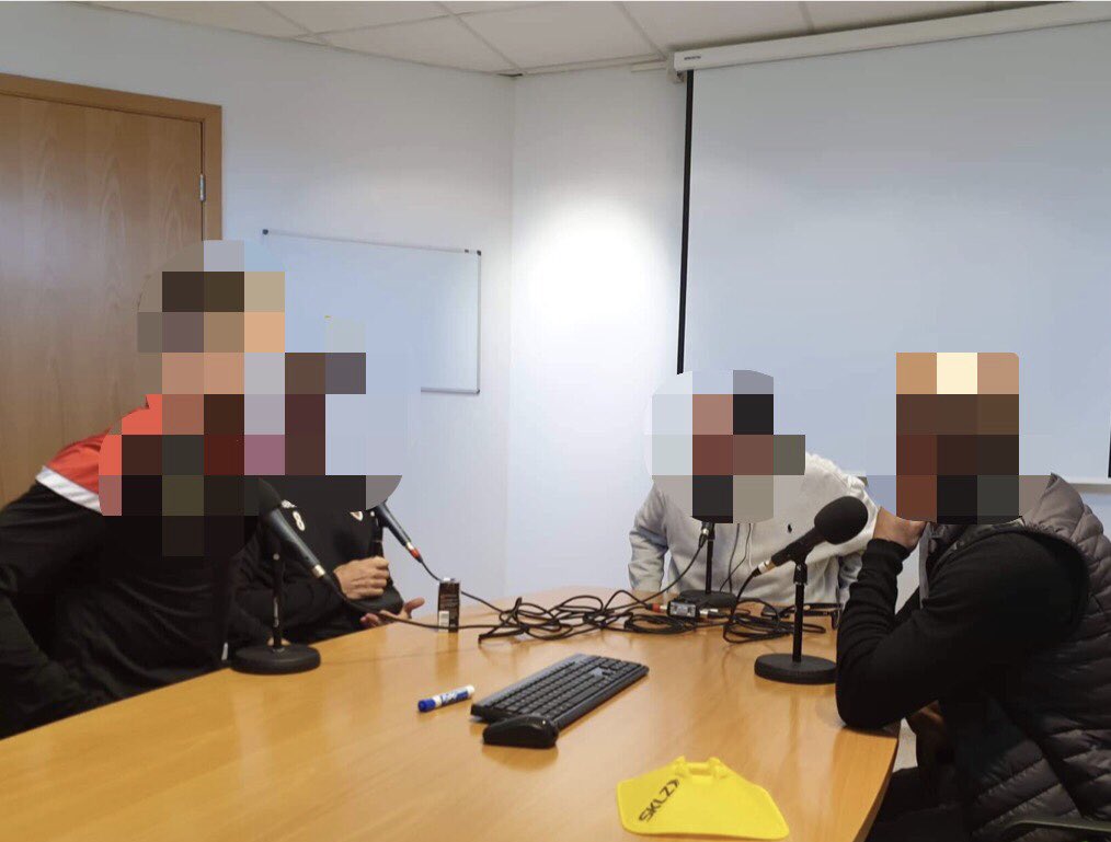 🔜 Bikar-special pod var tekið upp í kvöld og kemur út í fyrramálið. Tveir leikmenn <a href="/vikingurfc/">Víkingur</a> mættu og hituðu upp fyrir stærsta leik tímabilsins, hingað til. Getur þú nefnt 3 af 4 á þessari mynd? Miðar á leiki Vikings í boði fyrir góð gisk 🔴⚫️🔴⚫️