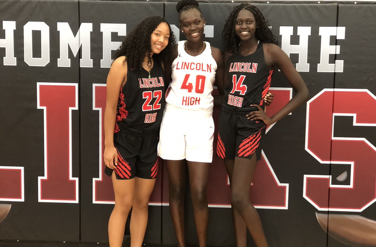 U_Niquely24's tweet photo. ✅New School Year
✅New Unis
✅Same individuals but...
✅Different Mindset 
#WeTheLink #ForTheCulture #LHSYouKnow❤️🏀🖤🔗🔥 https://t.co/aY6nfb2eYQ