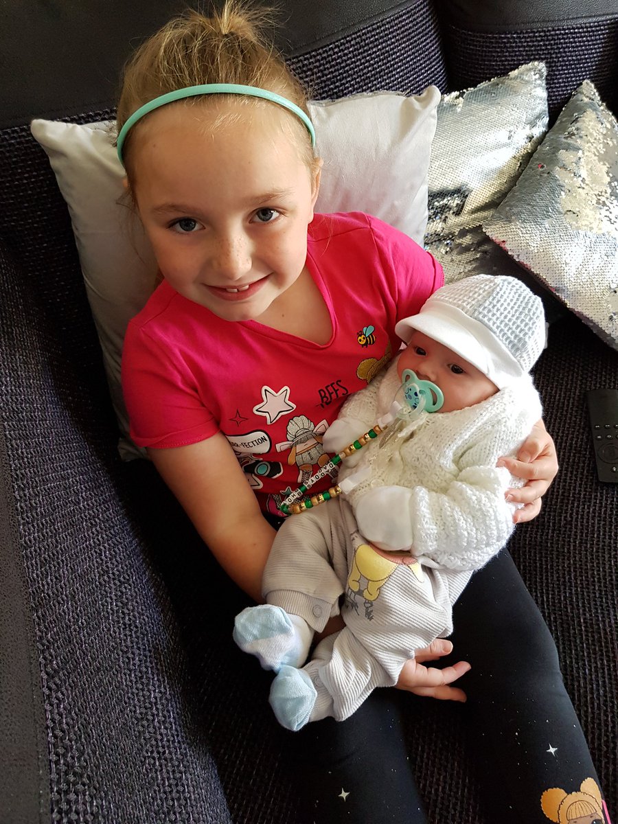 SiobhanTDawson's tweet photo. Earlier on today 😍❤ #myworld #bigsis #weebro #lovethemsomuch 💚😆 https://t.co/zNdlpCZs51