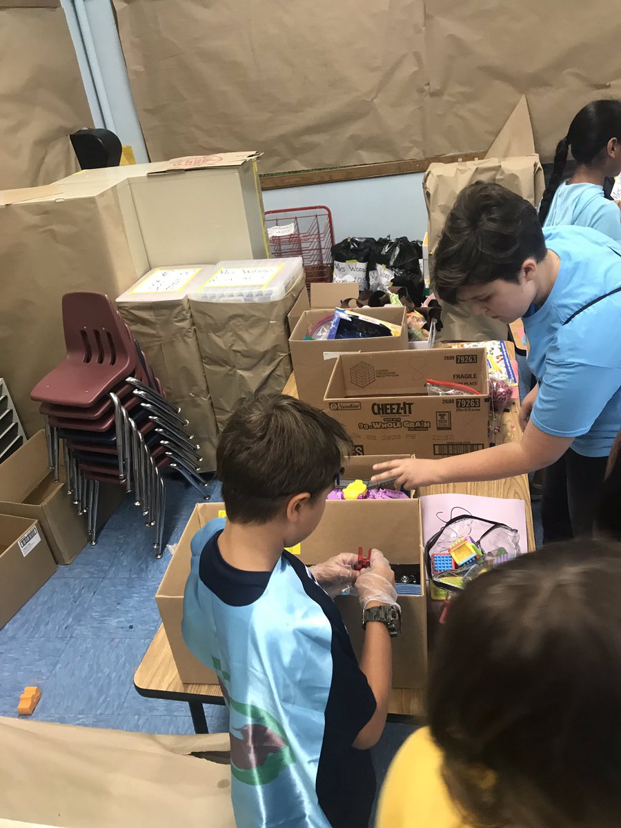 OSDINVENT's tweet photo. Day 2 of Camp Invention! Innovators hard at work! @OSchoolsPR @DianeProvvido https://t.co/U95xWd3DRY