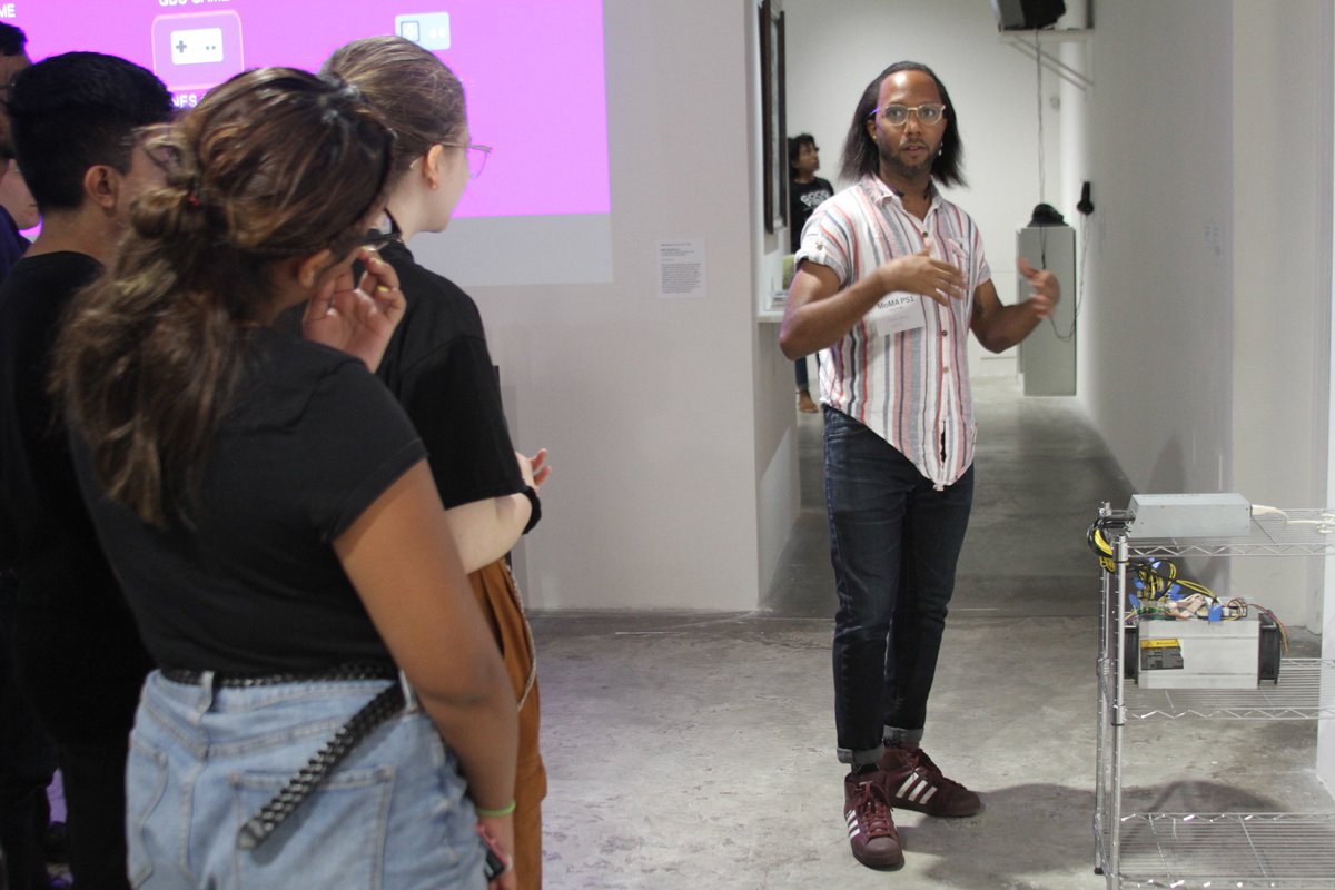 MoMAlearning's tweet photo. Dispatches from @MoMAteens summer courses at
@MoMAPS1: Week 5 included #MoldMaking for gelatin sculptures, a masquerade photoshoot, an incredible tour of "rootkits rootwork" by the artist #DevinKenny, and more illusionistic faux finishing! ART SHOW OPENS THURS!📸: Kaitlyn Stubbs https://t.co/HUOjF73dn0
