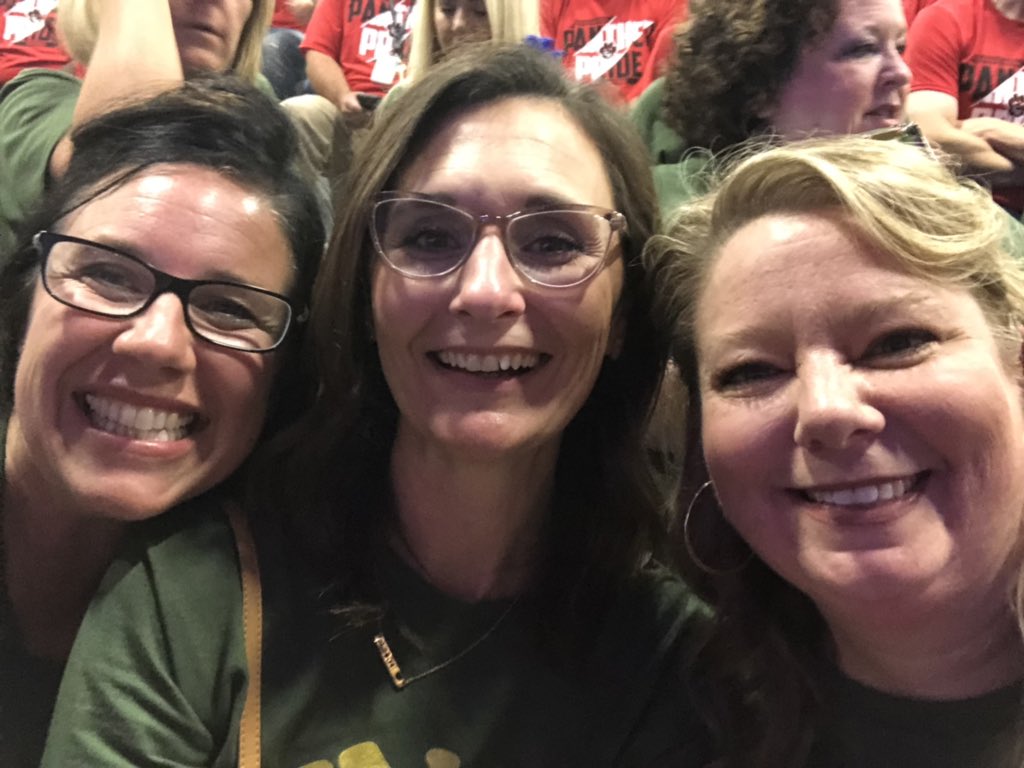GCISDjenntowery's tweet photo. Convocation day!!! #WeAreGCISD #Back2GCISD #GHESGators https://t.co/OGUDN0MFPc