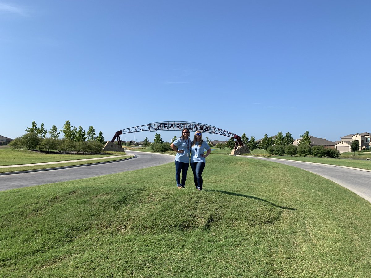 AlexWil92217827's tweet photo. #thisisdietz @CISDDietz  #blueandgreenhouse https://t.co/0JETlLDyaH