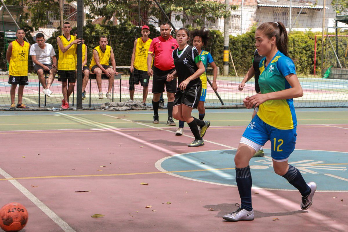 SENA_Antioquia's tweet photo. #Galería 📷 de los Juegos Intercentros del @SENAComunica Regional #Antioquia|| En las fotos nuestros aprendices de Microfútbol femenino y masculino, qué bien por estos jóvenes que le apuestan al deporte y la sana convivencia https://t.co/bKu4EBPFx5