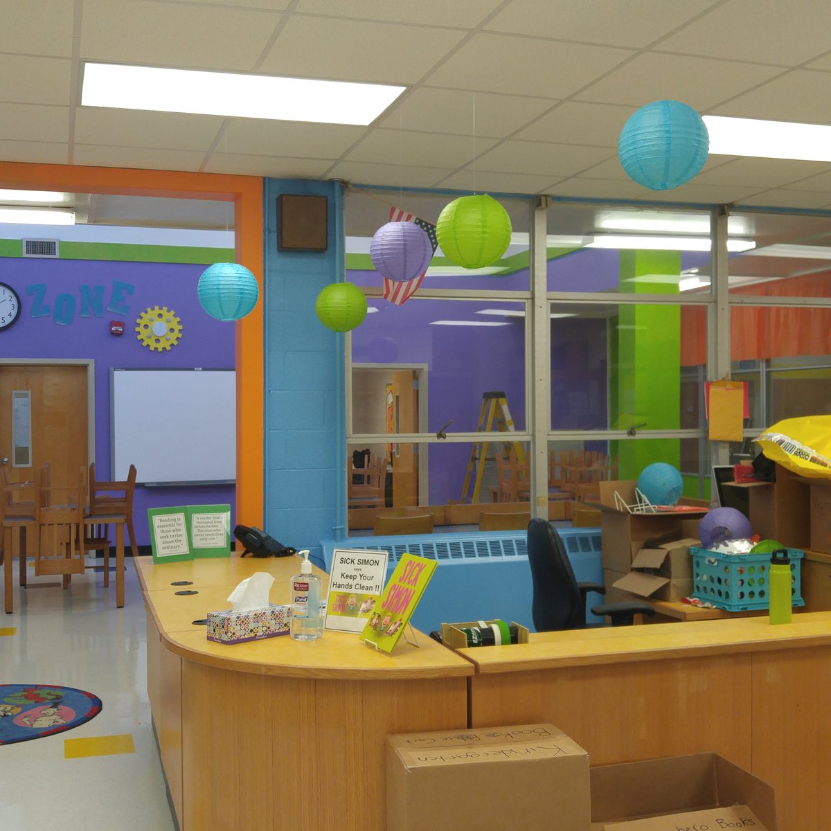 KariElkins's tweet photo. The library and Maker Zone is slowly coming together. Can't wait to finish! @CliffdaleEleme1 #CCSElemenEd #funlibrarian #KidsDeserveIt https://t.co/jYmIxrsgE7