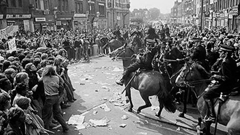 wrkclasshistory's tweet photo. #OtD 13 Aug 1977 South London residents and anti-fascists staged running battles with police and National Front members to stop a fascist demonstration in what would come to be known as 'the Battle of Lewisham' https://t.co/qCoQpypwdU https://t.co/qlG2OjBSNc
