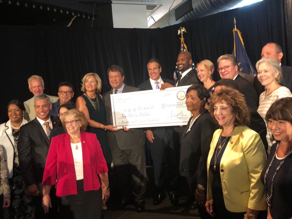 DrBMiles's tweet photo. repping ⁦@sunywcc1⁩ &amp; @wcc_peekskill at ⁦@NYGovCuomo⁩ announcement of $10 million to #CityofPeekskill for Downtown Renewal Initiative with⁦ @itsanooday⁩ Mayor Rainy, ⁦@westchestergov⁩ #CELatimer, ⁦@WestchesterBiz⁩ CEO &amp; others https://t.co/mhA0CbRJYS
