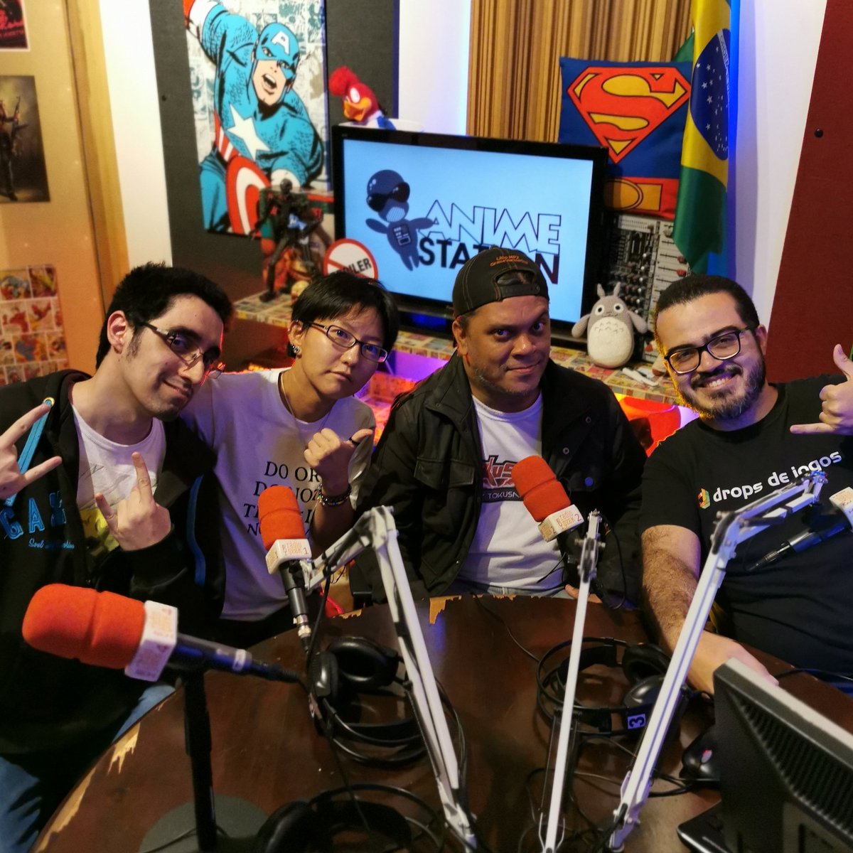 dropsdejogos's tweet photo. Entrevista com Alma Tokusatsu no Anime Station na @radiogeekbr #geekaovivo #dropsdejogos #animestation #animes https://t.co/VCwqDLiggr