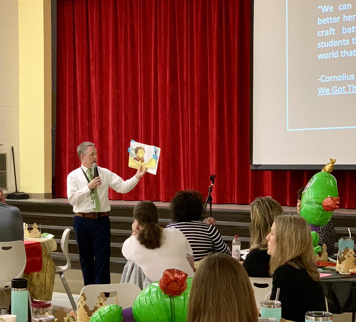 gilbert_elem's tweet photo. Once Upon a Time...@LexingtonOne #whatdoyoudowithachance #LEAPs16Strong https://t.co/VSanhIS2RM