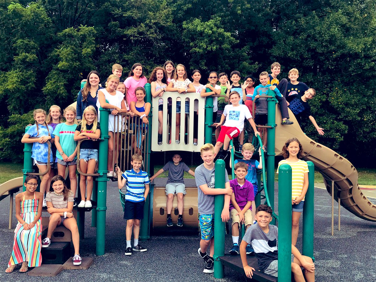 MrsWorrellCAM's tweet photo. Had a fantastic first day back at school with my fifth grade crew! #Back2CCS @MohawkTrailsEl https://t.co/NDNQkHmQkX