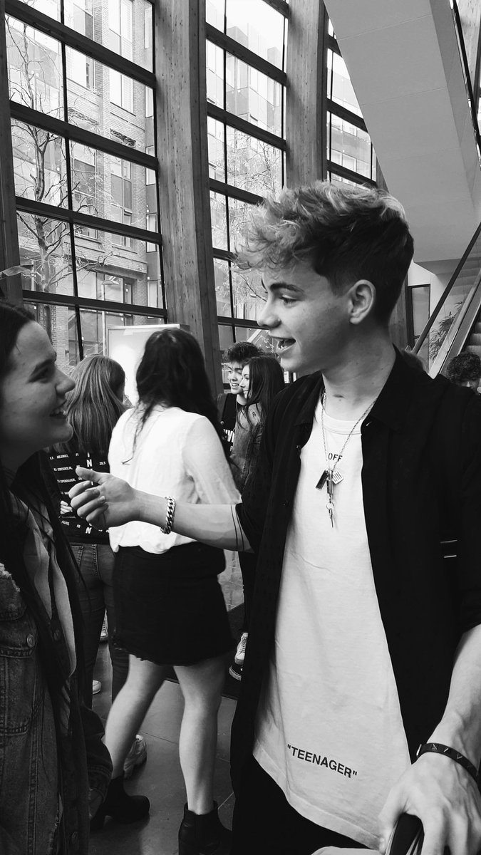gabriciolacu's tweet photo. He's so special❤
#smilesforcorbyn @corbynbesson https://t.co/weLwPdeN1r