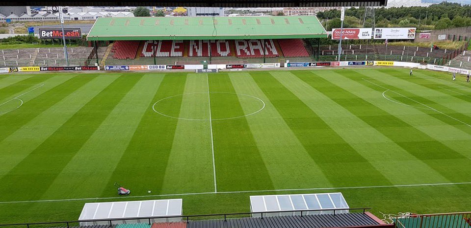 IrishGround's tweet photo. The pitch is among one of the finest grass pitches. All credit heads to william kirkwood for the hours that goes into the pitch as shown in the photo.

Easily receiving a 8.5/10 for Williams hard work. https://t.co/vChtFuOzKT