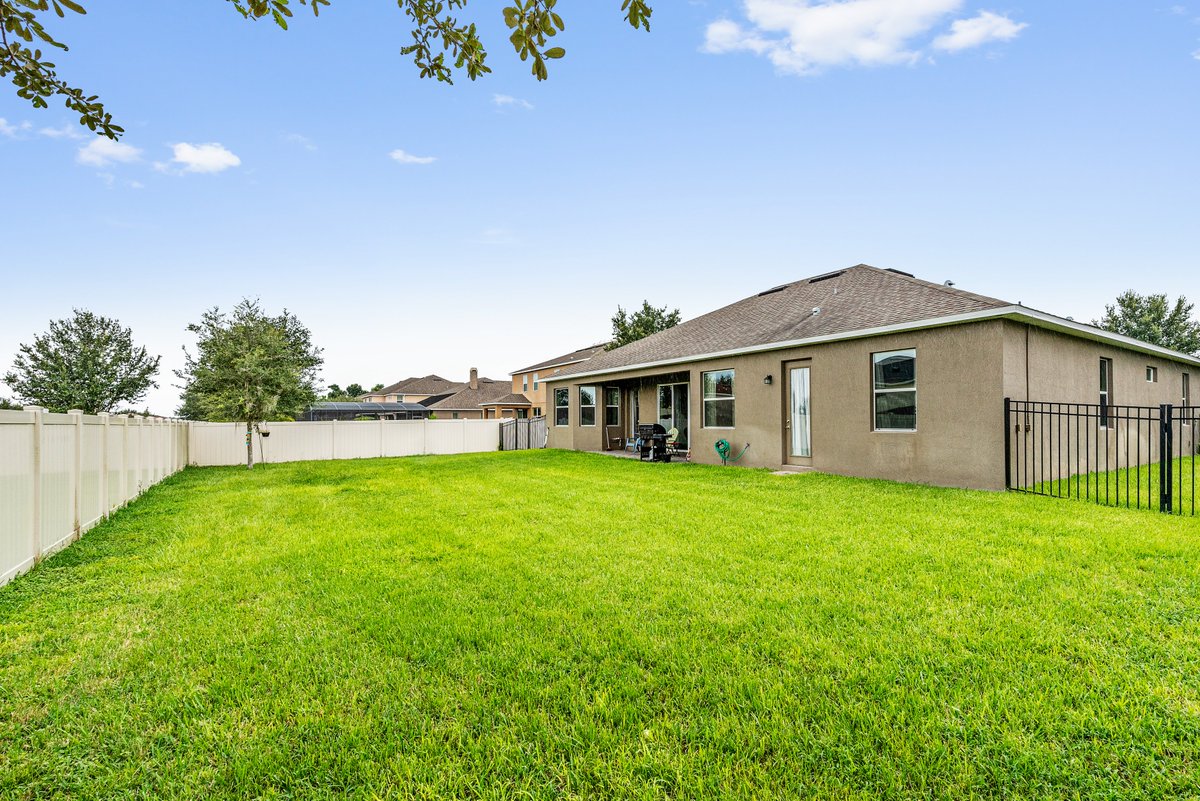 WemertGroup's tweet photo. 🏠 Just Listed – 4BD/3BA UPDATED HOME in Orlando, FL 32817!  
  
More info at https://t.co/0Qv178Arq1
  
🌟 Highlights: Open Floor Plan • Split Plan • Updated Interior Paint • Tray Ceilings • Office • Oversized Backyard• &amp; more!
#JustListed #UpdatedHome #Orlando https://t.co/Vja38O5Fu5