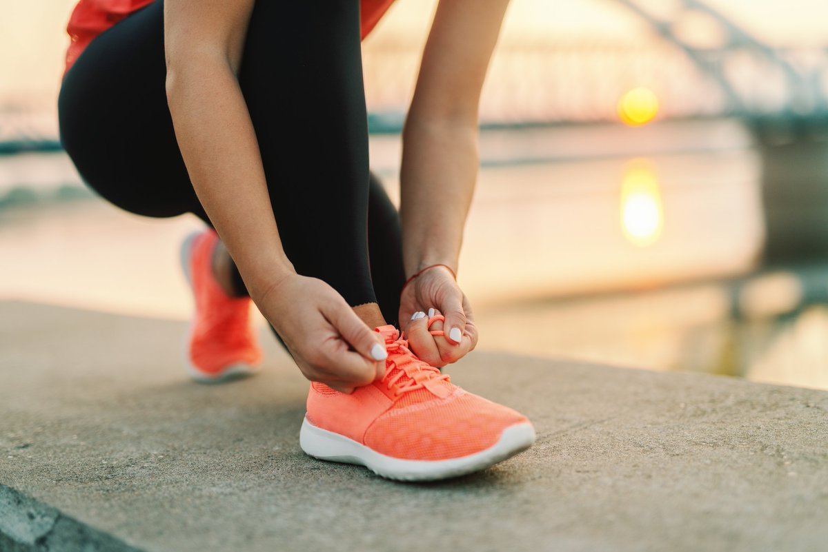 Wearing the appropriate shoe for your sport will not only improve comfort and performance – it will help prevent injuries. #OrthoInfo provides tips for finding the right athletic shoe: bit.ly/2KHlsHC