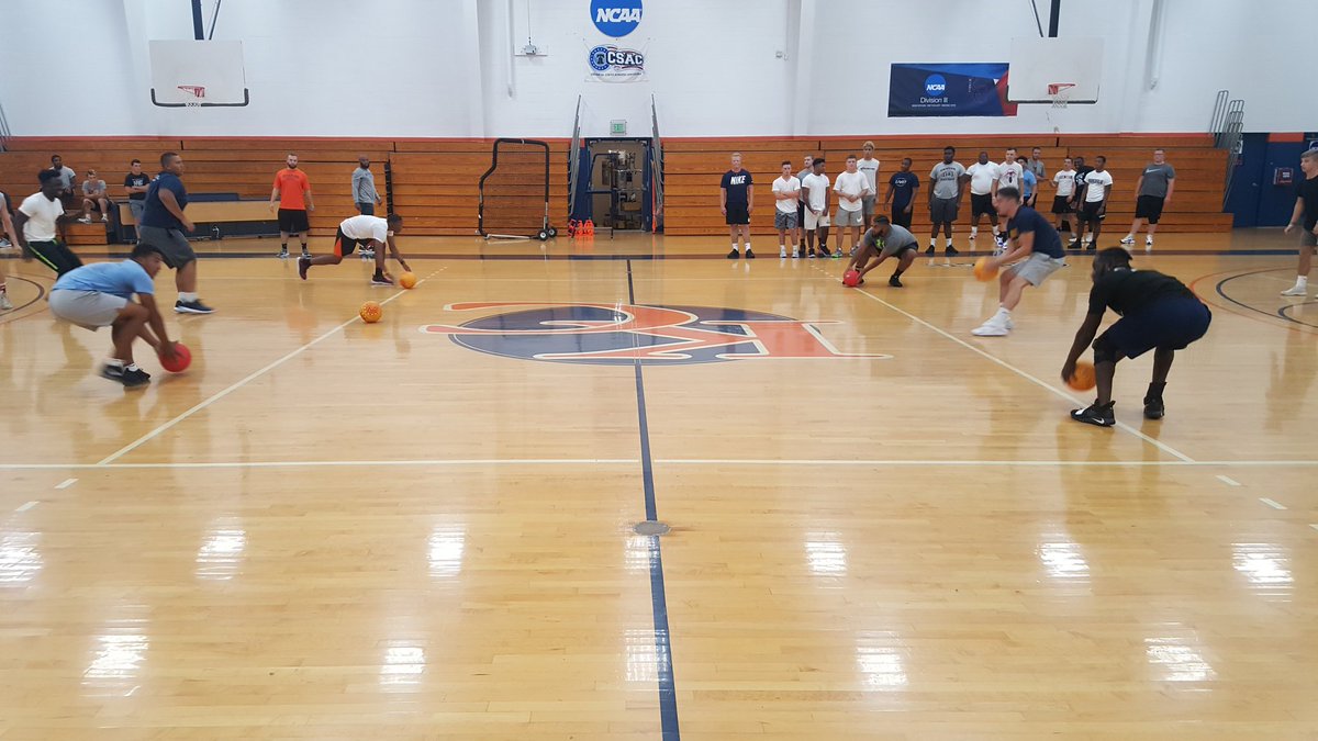 KeystoneFTBL's tweet photo. Team dodgeball tournament to kick off camp.
If you can dodge a wrench you can dodge a ball
#TeamBonding #AwakeTheGiants https://t.co/7MVAcwprBQ