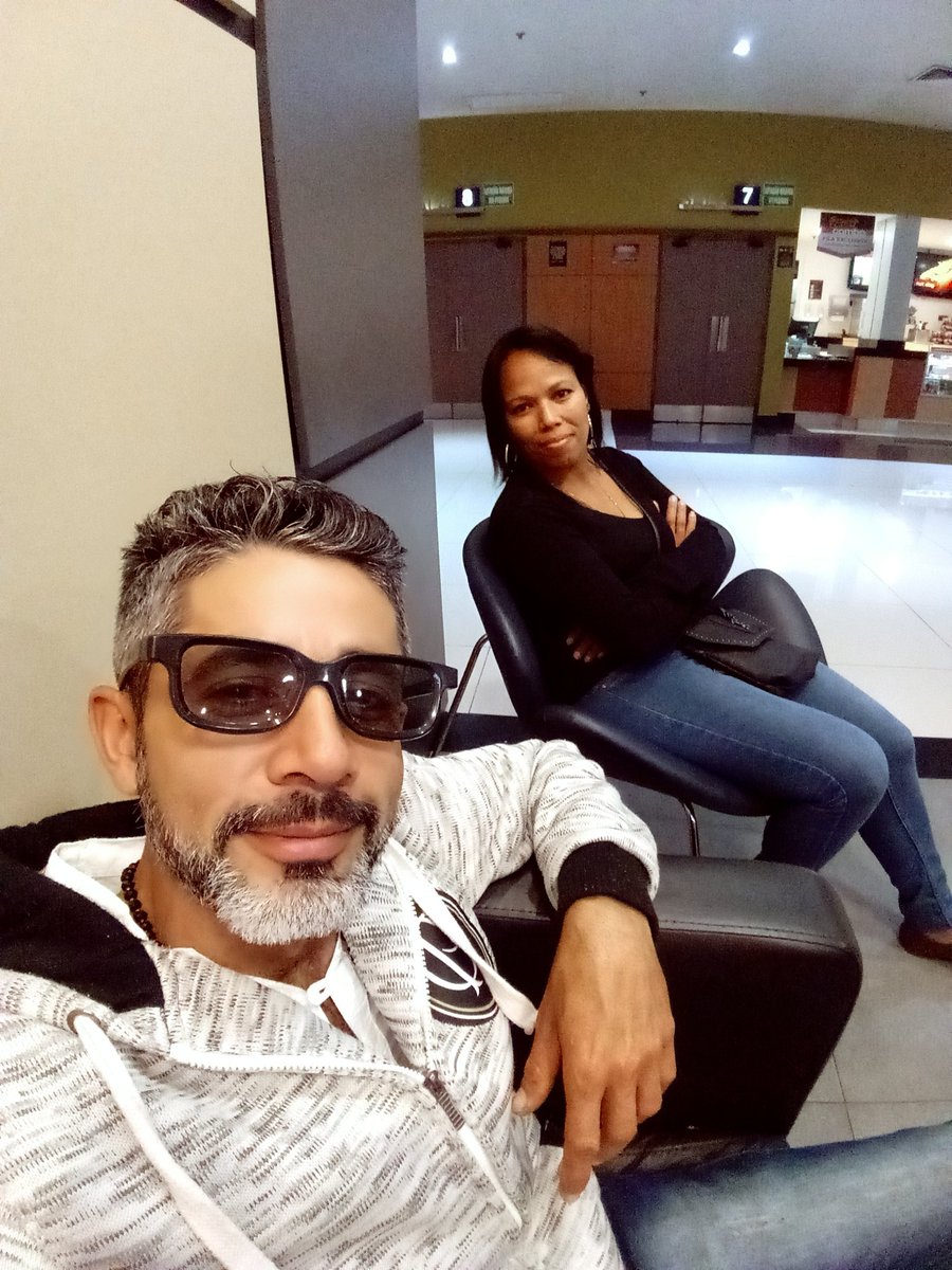 consseratorio's tweet photo. Cinema c0m meu amor...
Esperando o XPlus ... Eldo e Tati... https://t.co/XjINMkcnNg