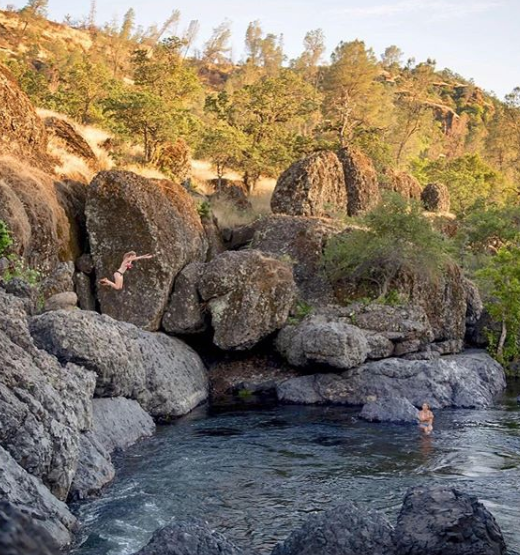 Bidwell_Pizza's tweet photo. Go feet first into flavor! We're jumping at the chance to swim at #UpperPark, and then munch on some #BidwellParkPizza!| PC: Chico State #CSUChico https://t.co/Lxl92VWL5G