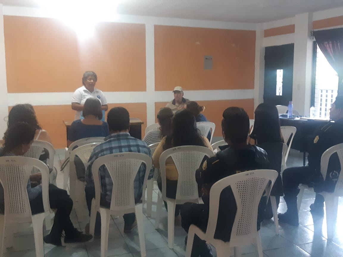 MinSaludGuate's tweet photo. #JuntosPodemosPrevenir | Equipo de trabajo del Distrito de Salud Malacatancito, #Huehuetenango, participa en reunión de trabajo de #COMUSSAN para abordar el tema de las medidas preventivas de #Dengue. https://t.co/Z17yqkxGb2
