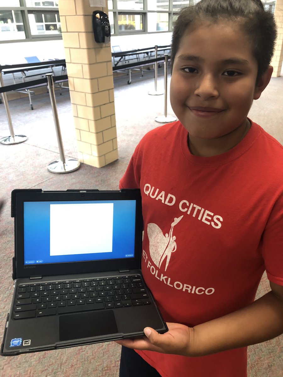 MrsOswald1's tweet photo. The @Hamfamwildcats 5th graders are SUPER excited to get their #leadmoline chromebooks! #hamfam #molinepride https://t.co/2IVVN3G5Uj